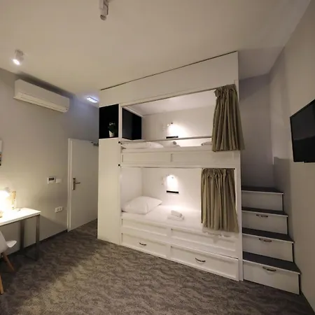 Downtown Boutique * Ζαντάρ