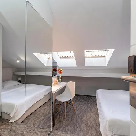 Downtown Boutique Hostel *
