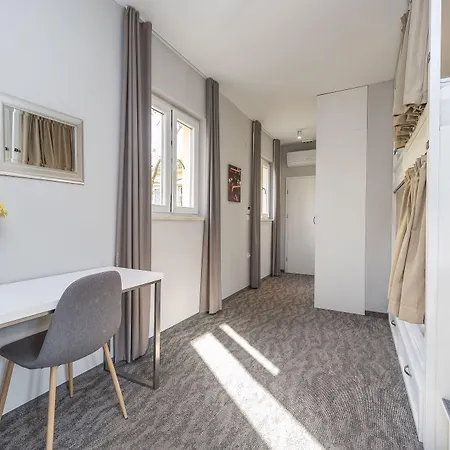 Downtown Boutique Hostel *