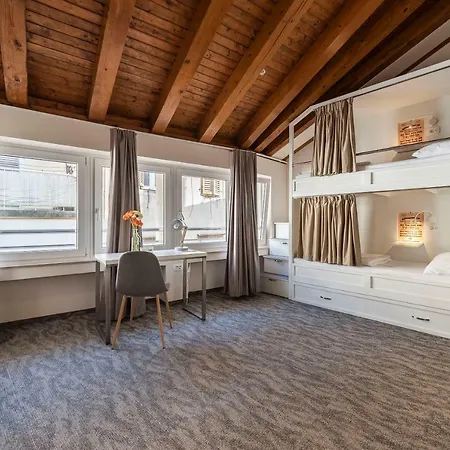 Hostel Downtown Boutique