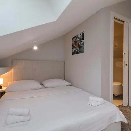 Downtown Boutique Hostel *