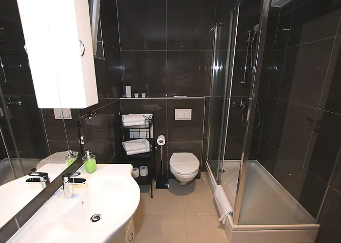 Downtown Boutique * Zara