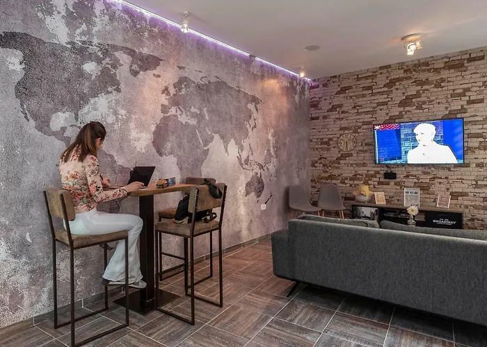 Downtown Boutique * Zara